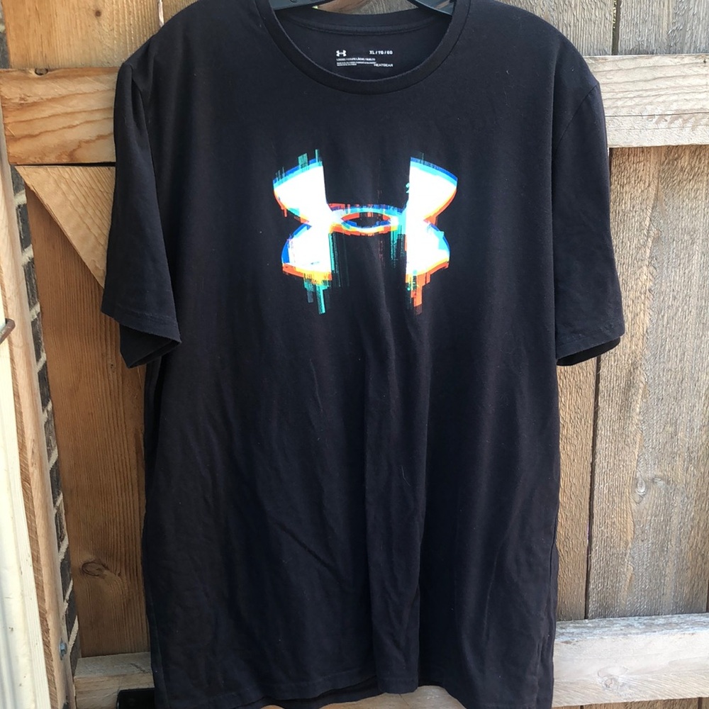 Men’s loose fit Under Armour black tee size XL